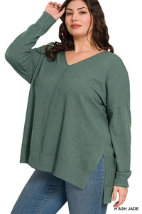 HI-LOW HEM V-NECK CENTER SEAM SWEATER - Curvy