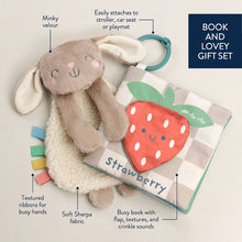 Load image into Gallery viewer, Itzy Learn &amp; Snuggle Gift Set