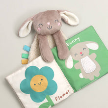 Load image into Gallery viewer, Itzy Learn &amp; Snuggle Gift Set