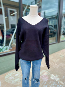 V-neck Sweater - Curvy Girl