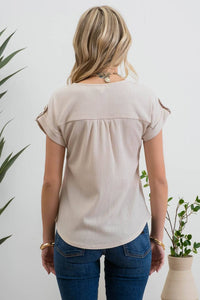 SHORT TAB SLEEVE LACE TRIM CRINKLE KNIT BLOUSE: LIGHT TAUPE